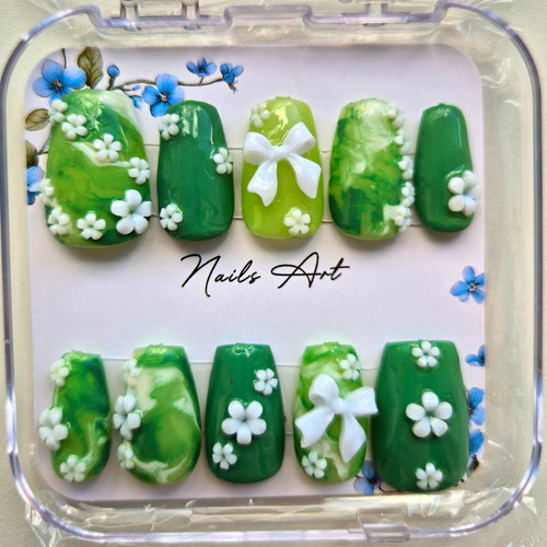 Press nails green - nails,
